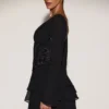 Vestido corto de corte A con adornos y corsé de gasa Reinara en negro Vestido corto de corte A con adornos y corsé de gasa Reinara en negro