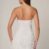 Vestido corto de corte A con bandeau y adornos Edita en blanco