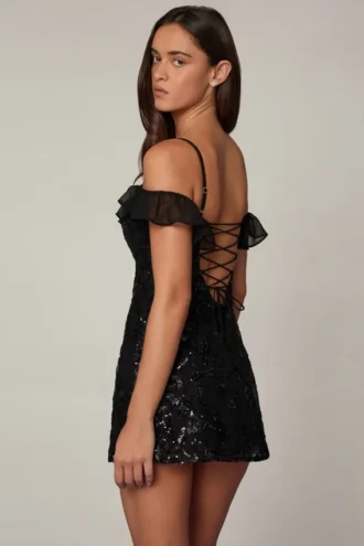 Vestido corto de corte A con cordones y adornos Jacira en negro