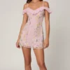 Vestido corto de corte A con cordones y adornos «Jacira» en rosa suave Vestido corto de corte A con cordones y adornos «Jacira» en rosa suave
