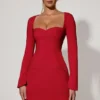 Vestido corto de corte A con cuello corazón y manga larga Corinne en rojo Vestido corto de corte A con cuello corazón y manga larga Corinne en rojo