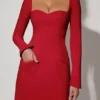 Vestido corto de corte A con cuello corazón y manga larga Corinne en rojo Vestido corto de corte A con cuello corazón y manga larga Corinne en rojo