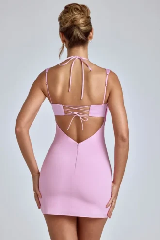 Vestido corto de corte A con cuello vuelto Mirabel en rosa bebé