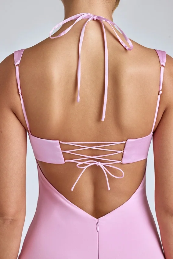 Vestido corto de corte A con cuello vuelto Mirabel en rosa bebé Vestido corto de corte A con cuello vuelto Mirabel en rosa bebé