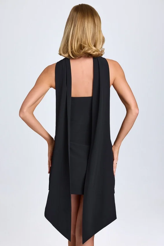 Vestido corto de corte A con detalle de pañuelo Cecilia en negro Vestido corto de corte A con detalle de pañuelo Cecilia en negro