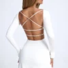 Vestido corto de corte A con espalda abierta Tansy en blanco