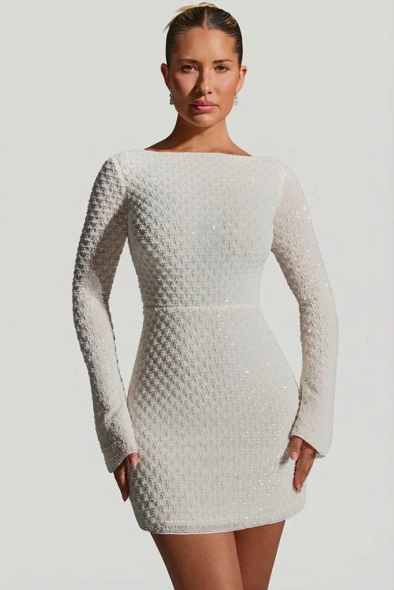 Vestido corto de corte A con espalda abierta y adornos Grazina en blanco Vestido corto de corte A con espalda abierta y adornos Grazina en blanco