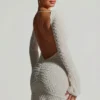 Vestido corto de corte A con espalda abierta y adornos Grazina en blanco Vestido corto de corte A con espalda abierta y adornos Grazina en blanco