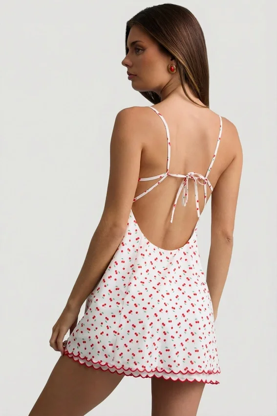 Vestido corto de corte A con espalda descubierta y volantes de Seliora con estampado de cerezas Vestido corto de corte A con espalda descubierta y volantes de Seliora con estampado de cerezas
