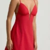 Vestido corto de corte A con espalda descubierta y volantes de Seliora en rojo escarlata Vestido corto de corte A con espalda descubierta y volantes de Seliora en rojo escarlata