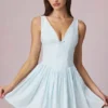 Vestido corto de corte A con lazo Marissa en rayas azul claro Vestido corto de corte A con lazo Marissa en rayas azul claro