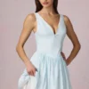 Vestido corto de corte A con lazo Marissa en rayas azul claro Vestido corto de corte A con lazo Marissa en rayas azul claro