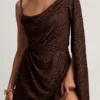 Vestido corto de corte A con una manga de Angelie Devoré en color chocolate oscuro Vestido corto de corte A con una manga de Angelie Devoré en color chocolate oscuro