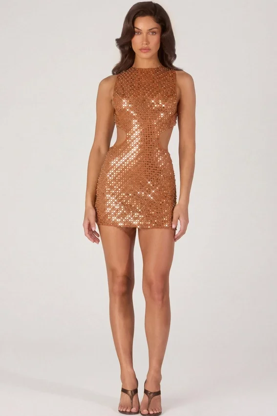 Vestido corto de cuello alto con adornos Romilly en color bronce Vestido corto de cuello alto con adornos Romilly en color bronce