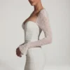 Vestido corto de manga larga con adornos St Germain en blanco Vestido corto de manga larga con adornos St Germain en blanco