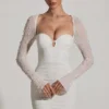 Vestido corto de manga larga con adornos St Germain en blanco Vestido corto de manga larga con adornos St Germain en blanco