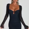 Vestido corto de manga larga con adornos St Germain en negro