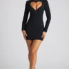 Vestido corto de manga larga con corte en forma de corazón Luciana en negro Vestido corto de manga larga con corte en forma de corazón Luciana en negro