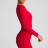 Vestido corto de manga larga con corte en forma de corazón Luciana en rojo fuego