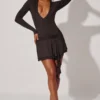 Vestido corto de manga larga con escote pronunciado Vallen en negro