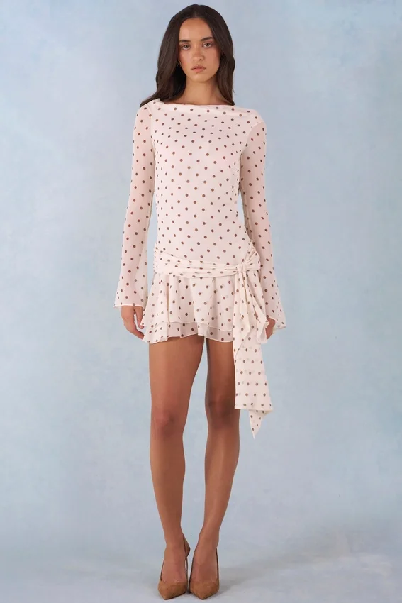 Vestido corto de manga larga con espalda abierta Cendria con estampado de lunares marfil Vestido corto de manga larga con espalda abierta Cendria con estampado de lunares marfil