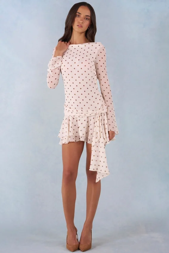 Vestido corto de manga larga con espalda abierta Cendria con estampado de lunares marfil Vestido corto de manga larga con espalda abierta Cendria con estampado de lunares marfil