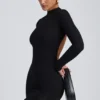 Vestido corto de manga larga con espalda abierta Yara Modal en negro Vestido corto de manga larga con espalda abierta Yara Modal en negro