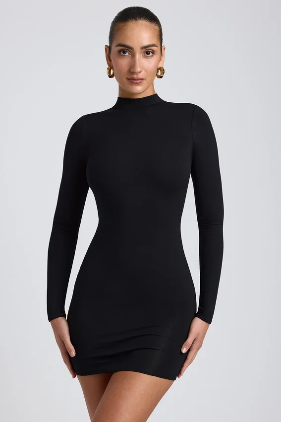 Vestido corto de manga larga con espalda abierta Yara Modal en negro Vestido corto de manga larga con espalda abierta Yara Modal en negro
