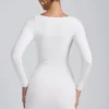 Vestido corto de manga larga con fruncidos de modal Sana en blanco Vestido corto de manga larga con fruncidos de modal Sana en blanco