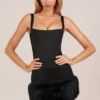 Vestido corto de satén con cuello cuadrado, corsé y pelo sintético Rixelle en negro