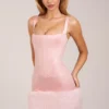 Vestido corto de satén con cuello cuadrado y corsé de piel sintética de Rixelle en rosa palo