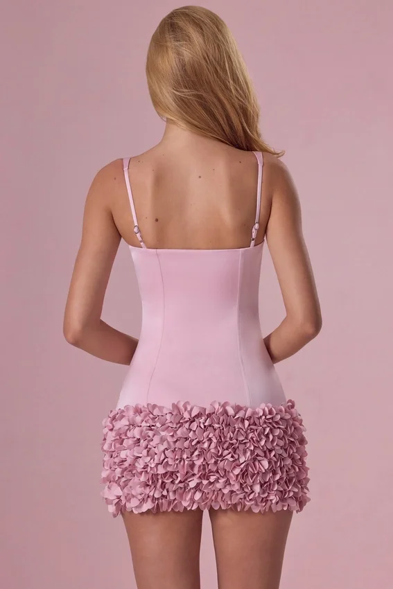 Vestido corto de satén Zelia en rosa palo Vestido corto de satén Zelia en rosa palo