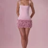 Vestido corto de satén Zelia en rosa palo Vestido corto de satén Zelia en rosa palo