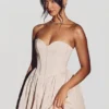Vestido corto de tul con corsé Emeline en color marfil Vestido corto de tul con corsé Emeline en color marfil