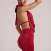 Vestido corto drapeado con cuello vuelto Kael en rojo cereza Vestido corto drapeado con cuello vuelto Kael en rojo cereza