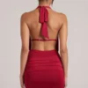 Vestido corto drapeado con cuello vuelto Kael en rojo cereza Vestido corto drapeado con cuello vuelto Kael en rojo cereza