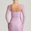Vestido corto drapeado con cuello vuelto y adornos Marilla en rosa peonía Vestido corto drapeado con cuello vuelto y adornos Marilla en rosa peonía