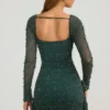 Vestido corto drapeado con cuello vuelto y adornos Tivoli en verde esmeralda Vestido corto drapeado con cuello vuelto y adornos Tivoli en verde esmeralda