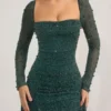 Vestido corto drapeado con cuello vuelto y adornos Tivoli en verde esmeralda Vestido corto drapeado con cuello vuelto y adornos Tivoli en verde esmeralda