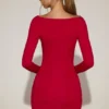 Vestido corto drapeado de cuello barco en jersey suave de Briallen en rojo intenso Vestido corto drapeado de cuello barco en jersey suave de Briallen en rojo intenso