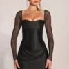 Vestido corto drapeado de manga larga Clemmie en negro