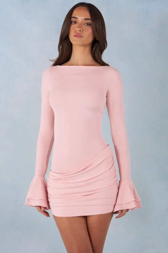 Vestido corto drapeado de manga larga con canalé de modal Helena en rosa palo Vestido corto drapeado de manga larga con canalé de modal Helena en rosa palo