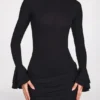 Vestido corto drapeado de manga larga en modal acanalado Helena en negro Vestido corto drapeado de manga larga en modal acanalado Helena en negro