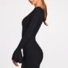 Vestido corto drapeado de manga larga en modal acanalado Helena en negro Vestido corto drapeado de manga larga en modal acanalado Helena en negro