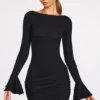 Vestido corto drapeado de manga larga en modal acanalado Helena en negro Vestido corto drapeado de manga larga en modal acanalado Helena en negro