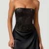 Vestido corto drapeado sin tirantes con adornos Eden en negro Vestido corto drapeado sin tirantes con adornos Eden en negro