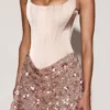 Vestido corto Eira con corsé de satén y falda adornada en oro rosa Vestido corto Eira con corsé de satén y falda adornada en oro rosa