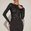 Vestido corto Eirlys de encaje transparente con cuello barco en negro Vestido corto Eirlys de encaje transparente con cuello barco en negro