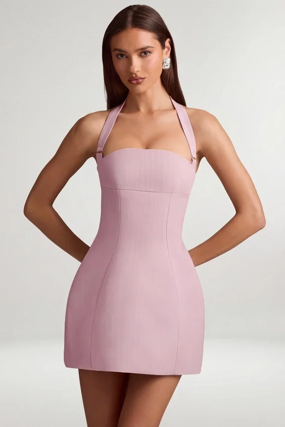 Vestido corto estructurado de corte A con cuello halter y rayas finas Odessa en malva Vestido corto estructurado de corte A con cuello halter y rayas finas Odessa en malva