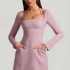 Vestido corto estructurado de corte A con rayas diplomáticas de Ksenia en color malva